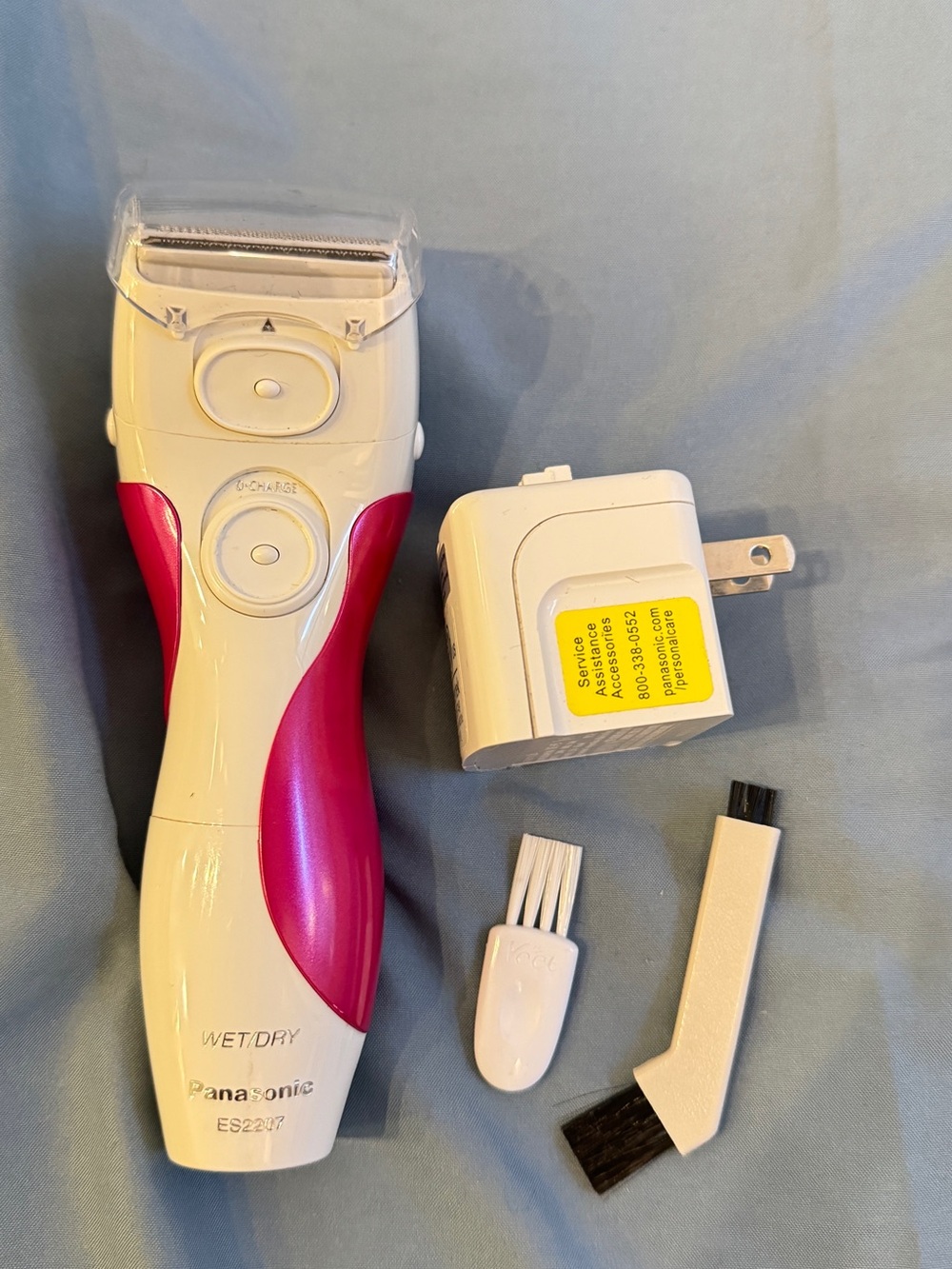Panasonic Electric Wet/Dry Shaver in White and Pink